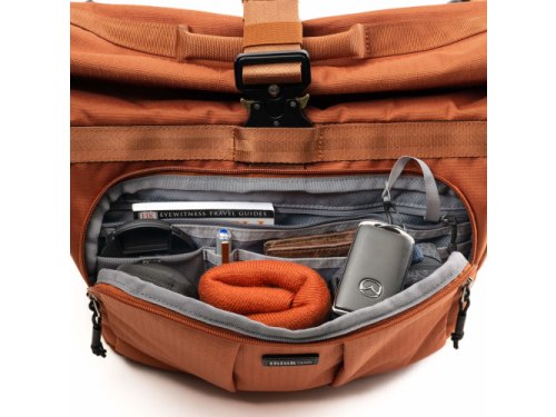 Think Tank Photo FocusPoint Crossbody 13L Urban Rust Think Tank Photo Schultertaschen   (sagafoto Foto Studiotechnik und Studioausstattung)