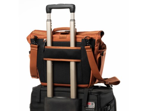 Think Tank Photo FocusPoint Crossbody 13L Urban Rust Think Tank Photo Schultertaschen   (sagafoto Foto Studiotechnik und Studioausstattung)